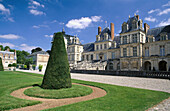Garden and Palace. Fontainebleau. France
