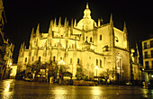 Cathedral of Nuestra Señora de la Asunción (16th-17th century) and Main Square, Segovia. Castilla-León, Spain