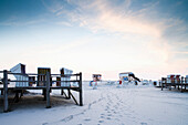 Strandkörbe am Strand, St. Peter-Ording, Schleswig-Holstein, Deutschland