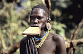 The small surma tribe live along the Kibish river west to the Omo river in the lower Omo valley. The area is very near to the border of Sudan.