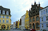 Europa, Deutschland, Mecklenburg-Vorpommern, Stralsund, Bürgerhäuser am Alten Markt in der Altstadt