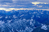 Europa, Deutschland, Bayern, Blick von der Zugspitze, dem höchsten Berg Deutschlands