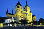 Hohe Domkirche St. Peter zu Trier bei Nacht, Rheinland-Pfalz, Deutschland
