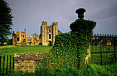 Europa, Grossbritannien, England, West Sussex, Midhurst, Cowdray Castle