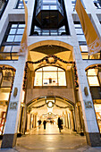 Entrance to shopping shopping in the evening, Dusseldorf, geogr. North Rhine-Westphalia, Germany