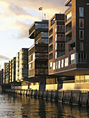 Büro- und Wohngebäude in der Hafencity, Hamburg, Deutschland