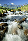 Amphitheatre and Tugela River, Drakensberg Mountains, Royal Natal National Park, Kwa-Zulu Natal, South Africa