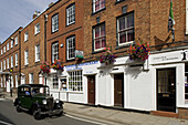 Tewkesbury, Church Street. Gloucestershire, the Cotswolds, England.