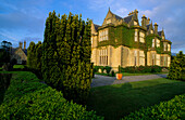 Blick auf das Herrenhaus Muckross House, Killarney Nationalpark, County Kerry, Irland, Europa