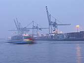 Portalkräne im Hafen, Hamburg, Deutschland