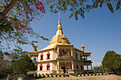 Kloster Vat Pa Phonphao unter blauem Himmel, Luang Prabang, Laos