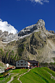hut Memminger Hütte with view to Seeköpfle, Lechtal range, Tyrol, Austria