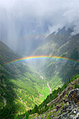 Regenbogen über dem Pfossental, Texelgruppe, Ötztaler Alpen, Südtirol, Italien