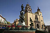 MEXICO-Guanajuato State-Guanajuato: Basilica Colegiata de Nuestra Senora de Guanajuato Basilica (b.1696) - Exterior / Day