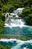 Die Krka Wasserfälle im Sonnenlicht, Krka Nationalpark, Dalmatien, Kroatien
