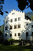 Old house at vineyard Kränzel in the sunlight, Burggrafenamt, Etsch valley, Val Venosta, South Tyrol, Italy, Europe