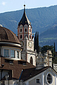 Pfarrkirche St Nikolaus und Kurhaus, Meran, Burggrafenamt, Südtirol, Italien