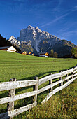 Bauernhöfe am Dürrenstein, Pustertal, Dolomiten, Südtirol, Italien