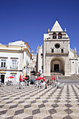 Portugal, Alto Alentejo, Elvas, Praça da Republica, street scene