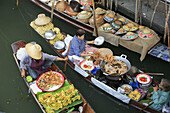 Thailand, Damnoen Saduak, floating market.