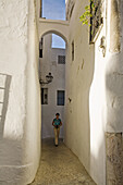 Street, Arcos de la Frontera. Pueblos Blancos (white towns), Cadiz province, Andalucia, Spain