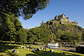 Ross fountain, Princes street gardens and Edinburgh Castle  Edinburgh  Scotland  U K