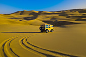 Land Rover desert vehicle Tommys Tours & Safaris, Swakopmund Dunes, Swakopmund, Namib Desert, Namibia