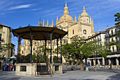 Plaza Mayor (Main square) and Cathedral. Segovia. Castilla León. Spain