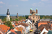 Blick entlang der Maximilianstrasse zum Dom, Speyer, Rheinland-Pfalz, Deutschland