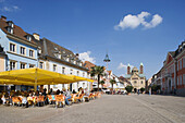 Maximilian street with pavement cafe, cathedral in background, Speyer, Rhineland-Palatinate, Germany
