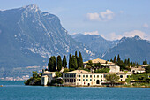 Punta San Vigilio bei Garda. Das Haus an der Landspitze ist das älteste Hotel am Gardasee, bei Garda, Provinz Verona, Veneto, Italien