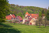 Ehemaliges Kanonissenstift und Augustiner-Chorherren-Kloster, Heute Eigentum der Familie Mallinckrodt und Internat, Böddeken, Teutoburger Wald . Nordrhein-Westfalen, Deutschland, Europa