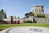 Windsor Castle, Welsh Guards in Golden Jubilee Commemorative Garden, Windsor, Berkshire, UK, England