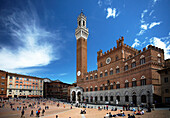 Piazza del Campo with Torre del Mangia, Siena, Tuscany, Italy