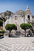 Piazza IX Aprile, Taormina, Sicily, Italy