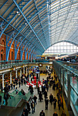 St Pancras Station Concourse at Christmas, London, UK, England