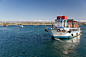 Boot zur Insel Ilhe de Tavira, Boot ueber Lagune, Tavira, Algarve, Portugal