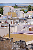 Blick ueber die Stadt Olhao, weiße Daecher, Olhao, Algarve, Portugal
