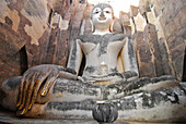 Large sitting Buddha at Wat Si Chum, Sukothai Historical Park, Central Thailand, Asia