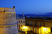 Blick auf die Bastione und Häuser am Abend, Sardinien, Italien, Europa