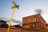 A blues club near the crossroad of highways 61 and 49, where, according to legend, the musician Robert Johnson sold his soul to the devil in exchange for mastery of the blues, Clarksdale, Mississippi, USA