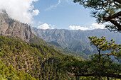 Aussichtspunkt, Los Brecitos (1030m), Nationalpark, Parque Nacional Caldera de Taburiente, Riesenkrater eines erloschenen Vulkans, Krater, Vulkan, Vulkanismus, Caldera de Taburiente, Naturschutzgebiet, UNESCO Biosphärenreservat, La Palma, kanarische Insel