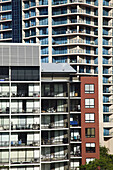 AUSTRALIA - Queensland - Brisbane: Kangaroo Point -  Highrise apartment buildings