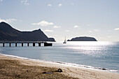 Segelboot, Steg und Porto Santo Strand, Porto Santo, nahe Madeira, Portugal