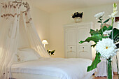 The White Room, Bed Breakfast 'Le Domaine De Peupliers' In Saint-Lubin De Cravant, Eure-Et-Loir (28), France
