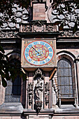 Clock Above The South Door Of The Cathedral. Astrologist With The Sundial Is Situated Above The Clock. It Represents Johann Lichtenberger, Astrologist At The Court Of Emperor Frederic Iii. It Dates From 1493, Strasbourg, Bas Rhin (67), Alsace, France, Eur