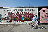 East Side Gallery (Mauer Galerie), The Open-Air Gallery Of The Muhlenstrasse, With Works By 118 Artists From 21 Countries, Makes Up The Longest Preserved Section ((1, 300M)) Of The Old Wall. Created In January 1990, Berlin, Germany
