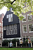 Black Wooden House From 1477, The Oldest In The City, The Beguines'S House, 'Begijnhof', Amsterdam, Netherlands