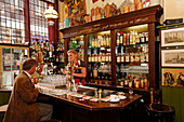In De Olofspoort, Proeflokalen, This Bar Offers The Widest Choice Of Dutch Gins And Liqueurs Such As 'L'Eau De Ma Tante' Or The One Flavored With Speculoos