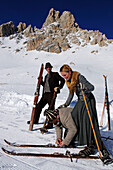 Traditional Skiers, Sella Ronda, Groedner Joch, Groeden, South Tyrol, Italy, MR